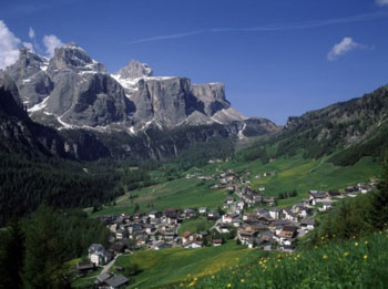 Colfosco d'estate - paesaggi eparnoami delle Dolomiti